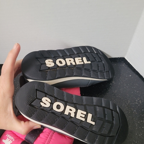 Sorel Whitney II Pink Puffy Winter Boots - Picture 8 of 8